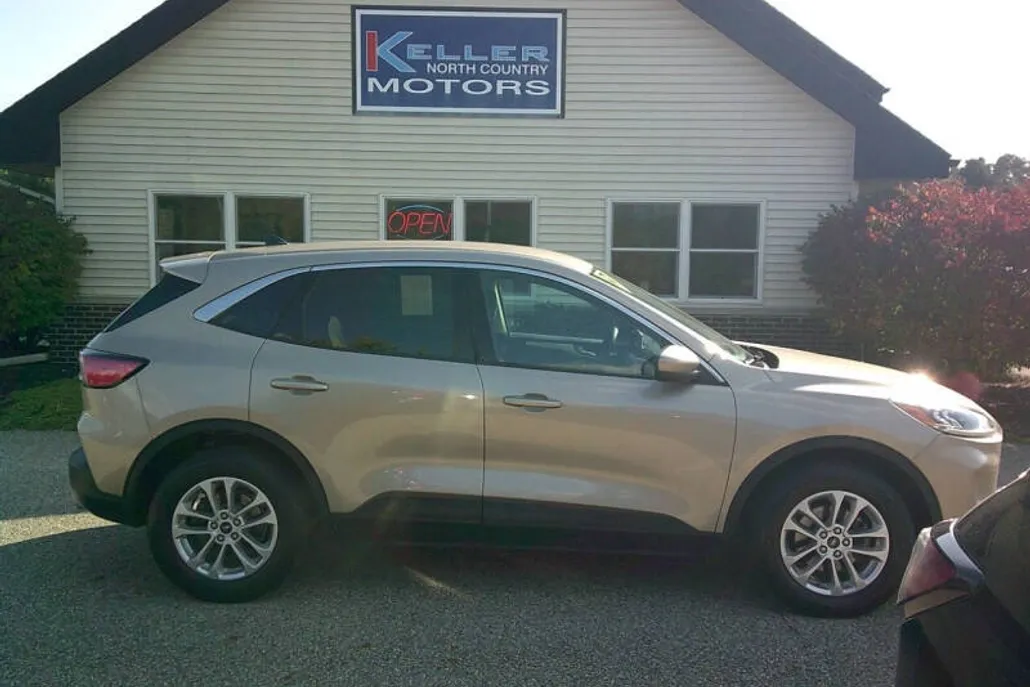2020 Ford Escape SE photo 1