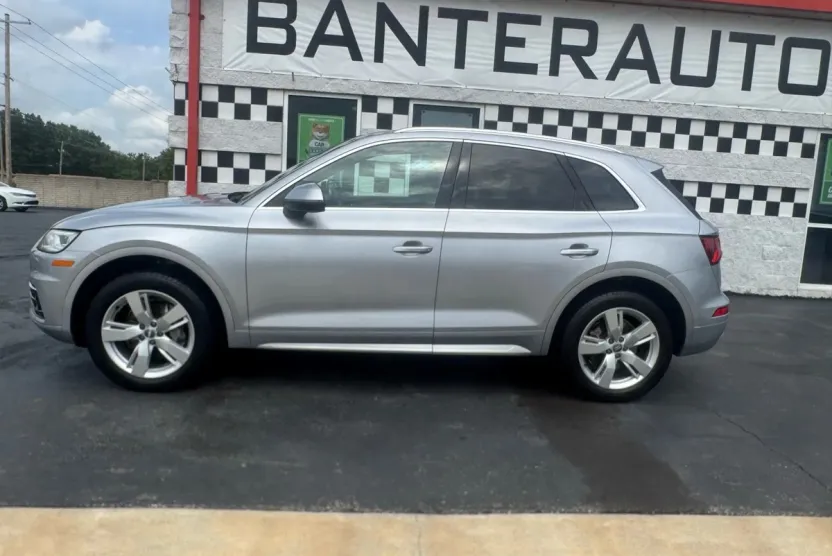 2019 Audi Q5 Premium Plus photo 1