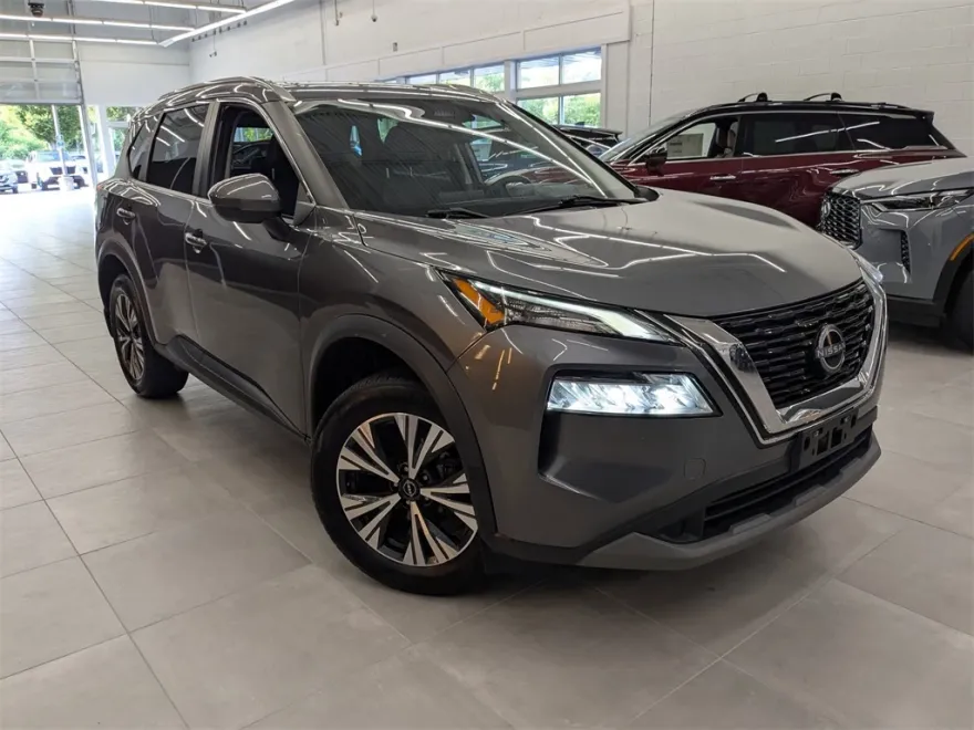 2022 Nissan Rogue SV photo 1