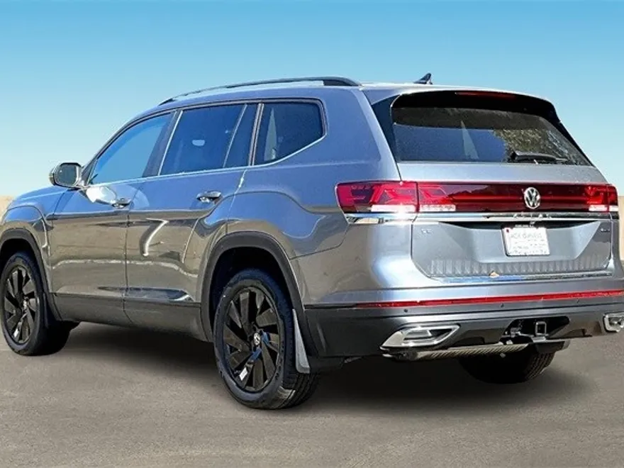 2024 Volkswagen Atlas SE Technology photo 3