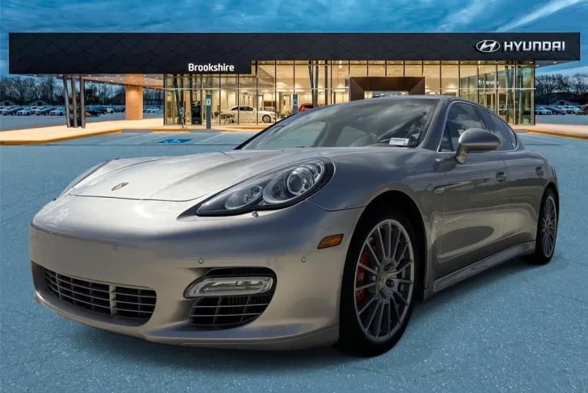 2011 Porsche Panamera Turbo photo 1