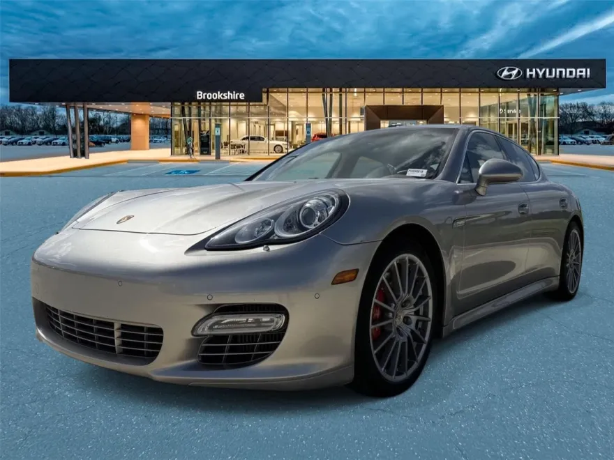 2011 Porsche Panamera Turbo photo 1