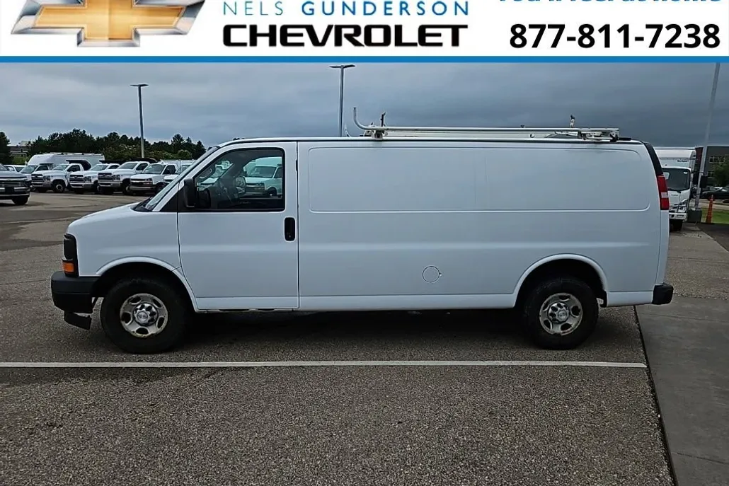 2017 Chevrolet Express Cargo 3500 Base Van photo 1