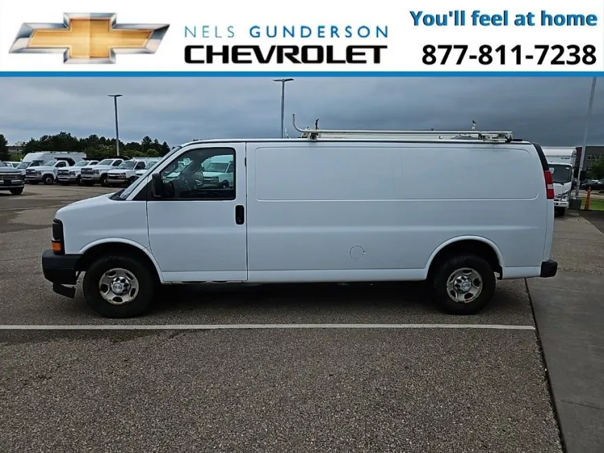 2017 Chevrolet Express Cargo 3500 Base Van photo 1