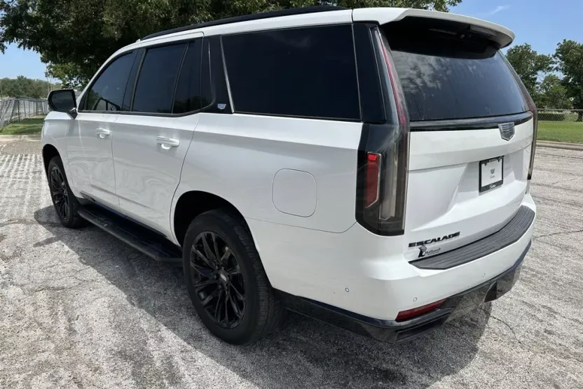 2023 Cadillac Escalade Sport Platinum photo 1