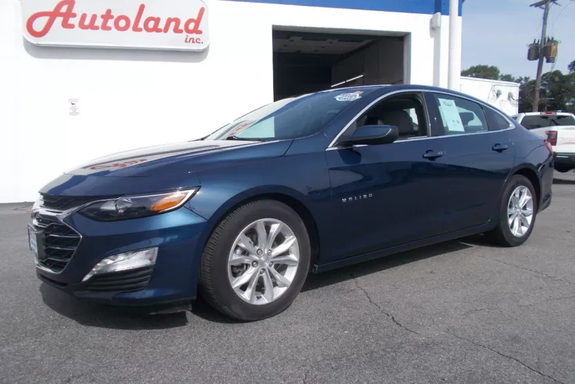 2021 Chevrolet Malibu 1LT photo 1