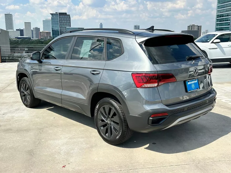 2024 Volkswagen Taos S photo 1