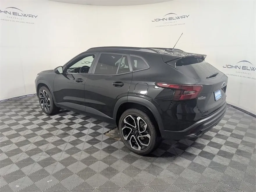 2024 Chevrolet Trax photo 1