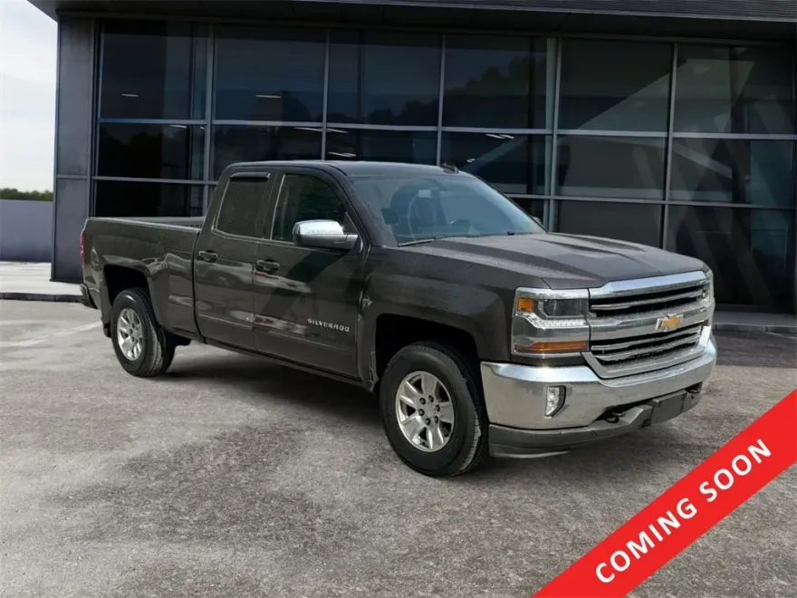 2018 Chevrolet Silverado 1500 LT photo 1