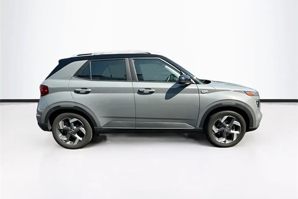 2022 Hyundai Venue SEL Limited photo 1