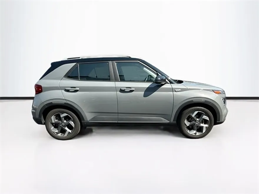 2022 Hyundai Venue SEL Limited photo 1