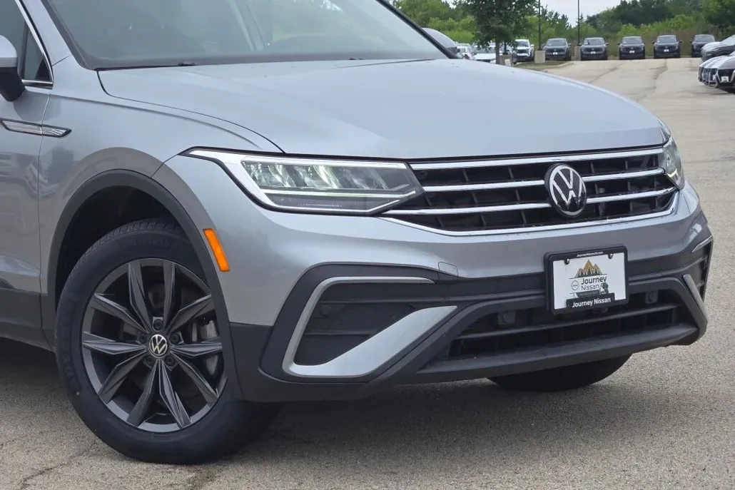 2022 Volkswagen Tiguan SE photo 1