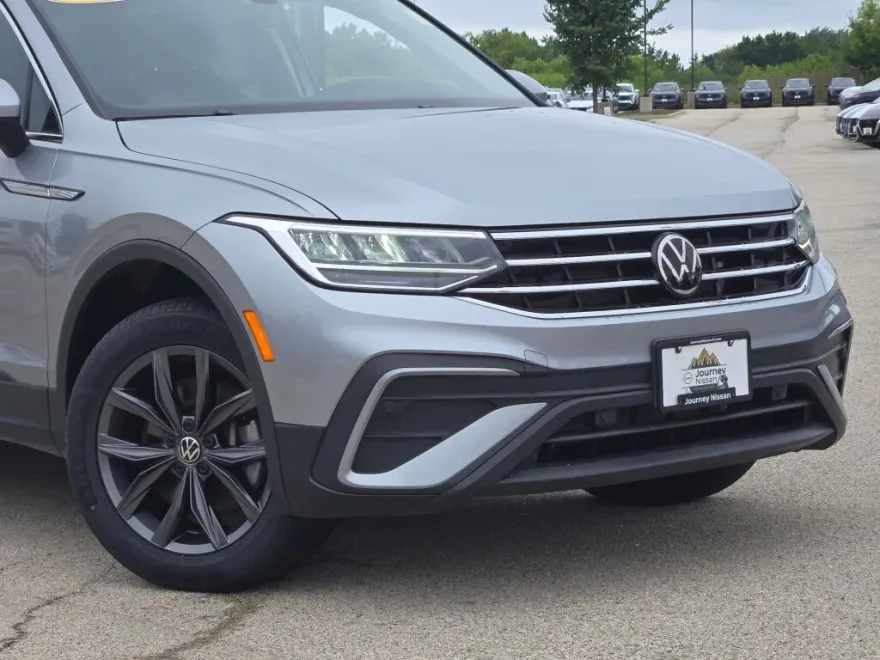 2022 Volkswagen Tiguan SE photo 1