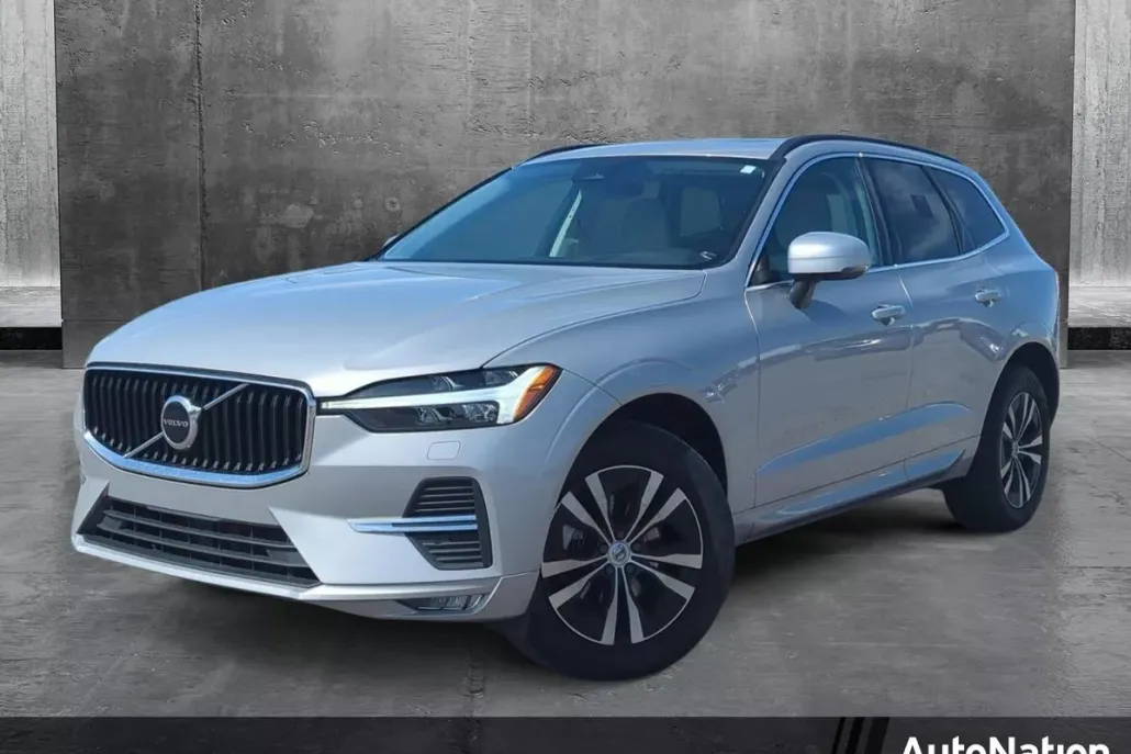 2023 Volvo XC60 B5 Core photo 1