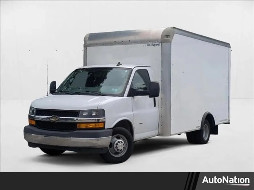 2019 Chevrolet Express Cutaway 3500 photo 1