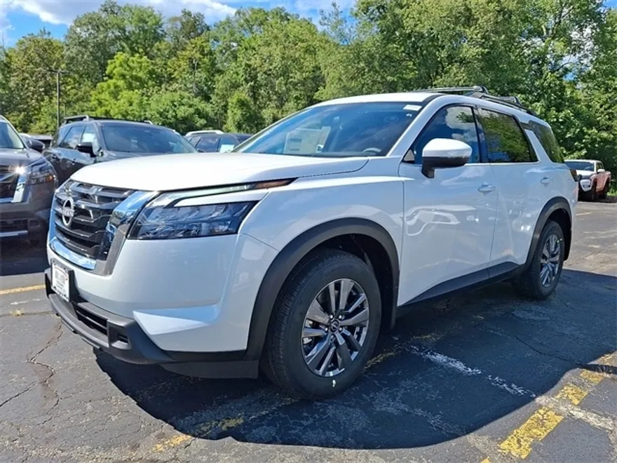 2025 Nissan Pathfinder SV photo 1