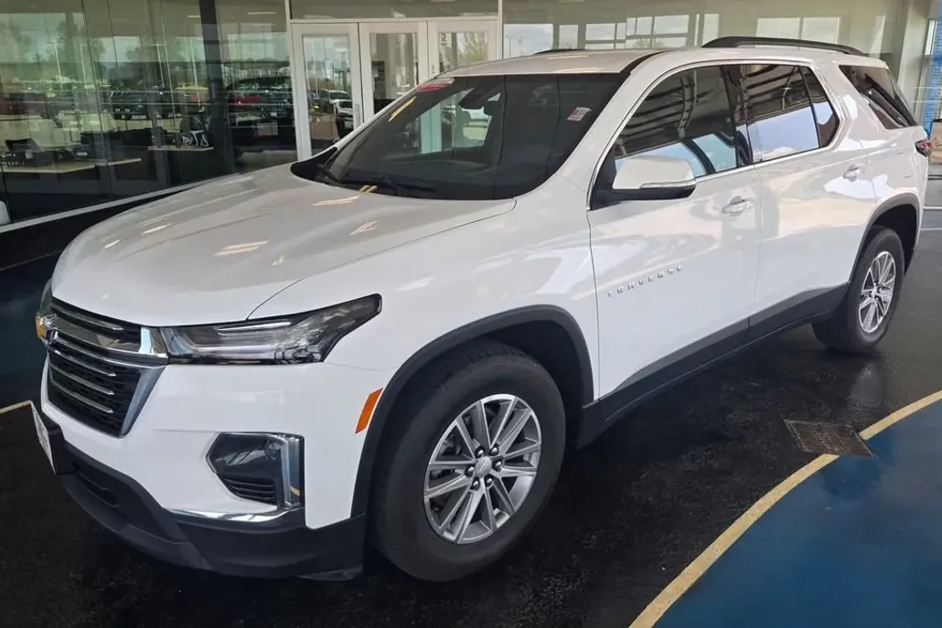 2023 Chevrolet Traverse Cloth photo 1