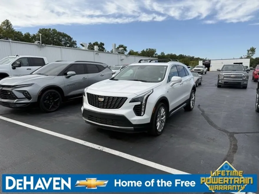 2021 Cadillac XT4 Premium Luxury photo 1