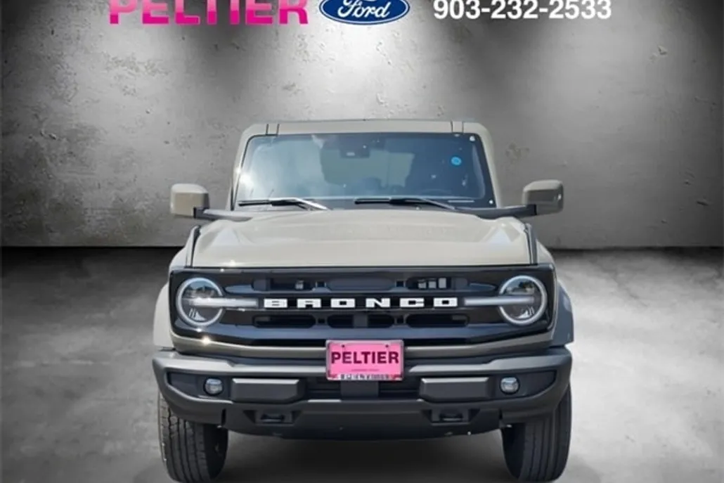 2025 Ford Bronco Outer Banks photo 1