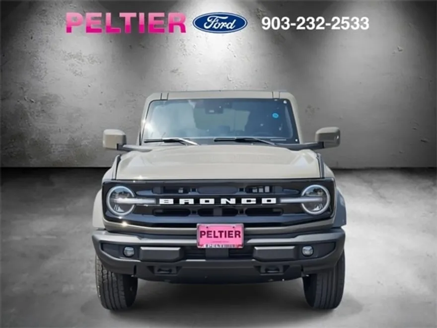 2025 Ford Bronco Outer Banks photo 1