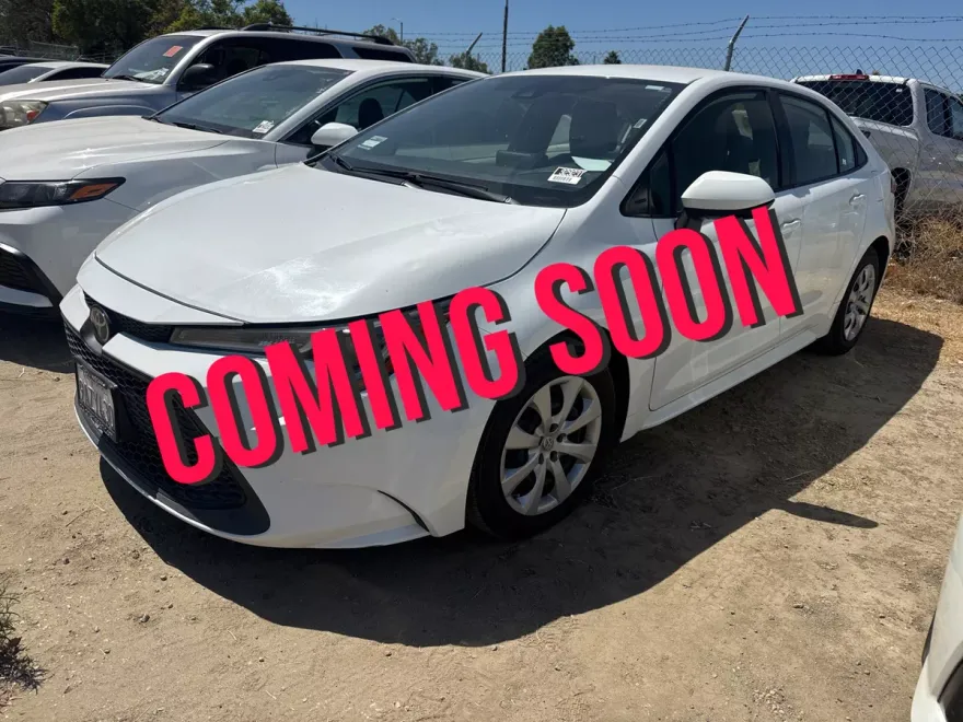 2022 Toyota Corolla LE photo 1