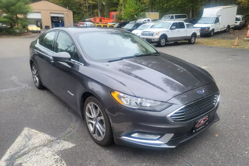 2017 Ford Fusion Hybrid SE photo 1