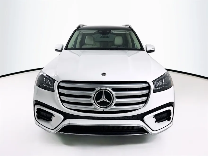 2026 Mercedes Benz GLS 450 4MATIC photo 1