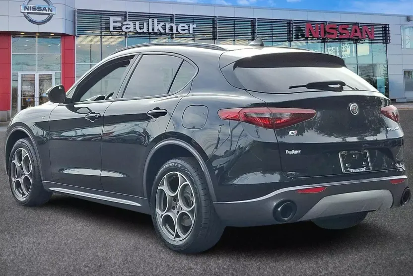 2022 Alfa Romeo Stelvio Ti photo 1