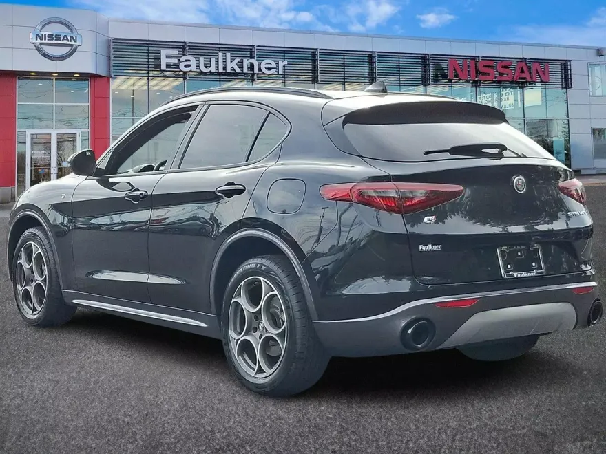 2022 Alfa Romeo Stelvio Ti photo 1