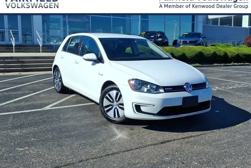 2016 Volkswagen e-Golf SE photo 1