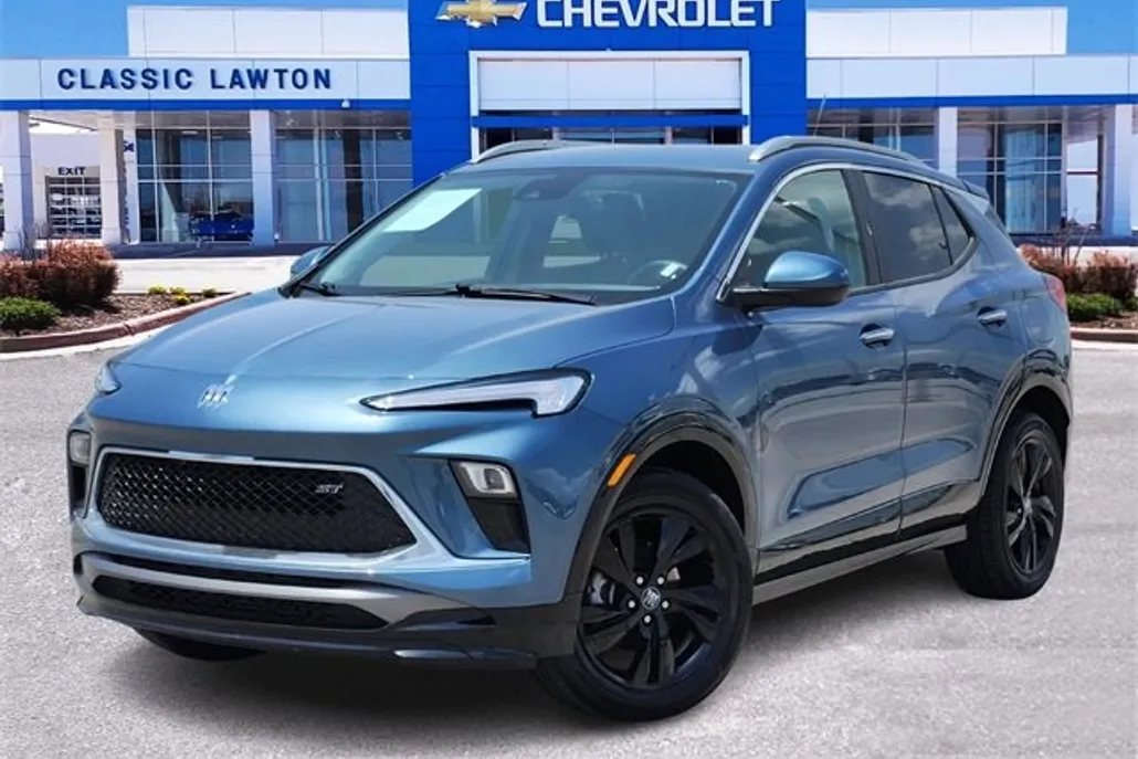 2024 Buick Encore GX Sport Touring photo 1