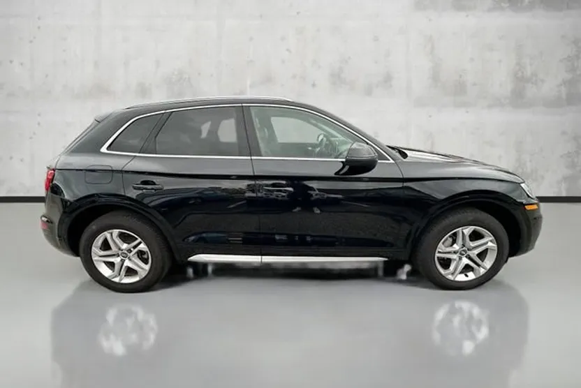 2018 Audi Q5 Premium Plus photo 1