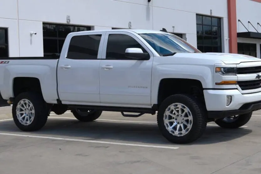 2018 Chevrolet Silverado 1500 LT Z71 photo 1