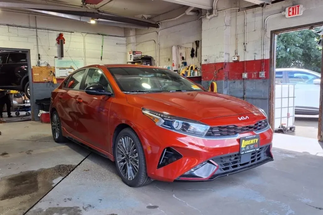 2023 Kia Forte GT-Line photo 1