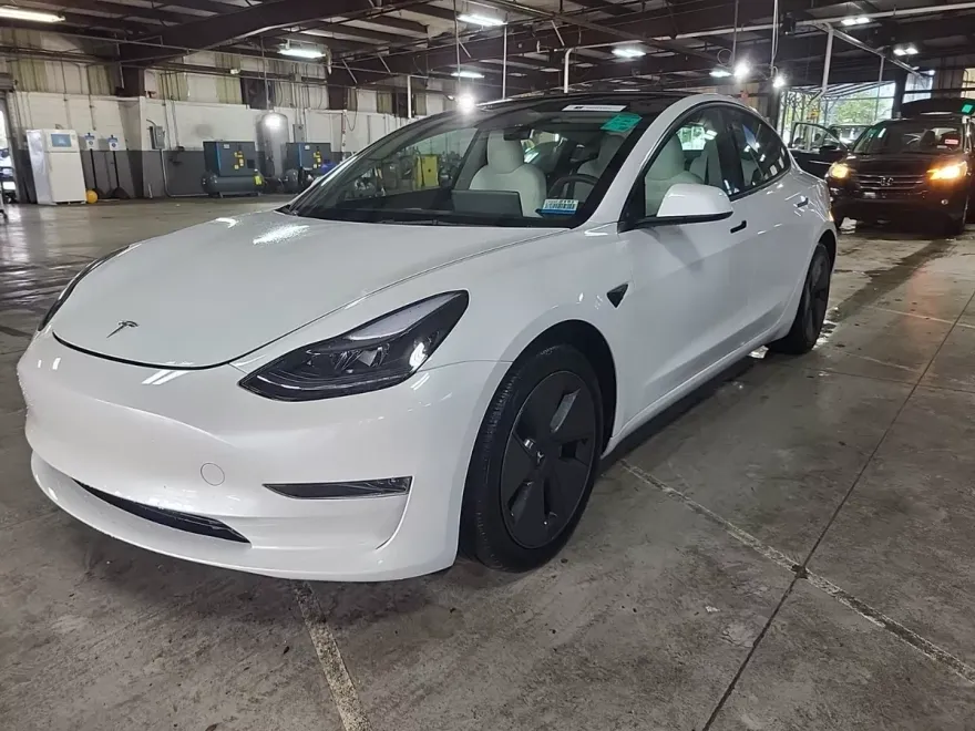 2023 Tesla Model 3 photo 1