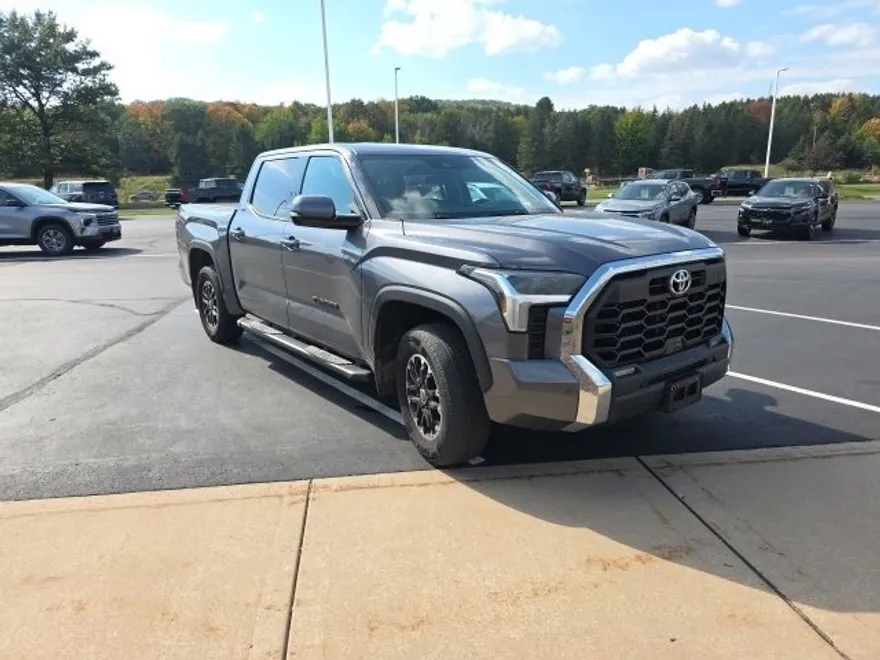 2022 Toyota Tundra SR5 photo 1