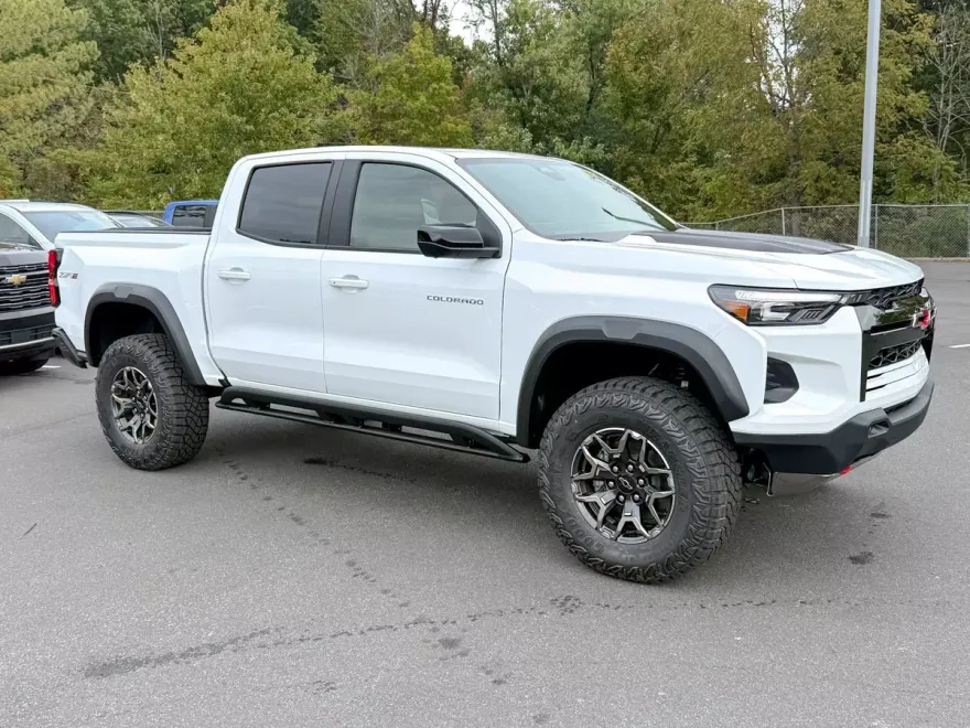 2026 Chevrolet Colorado ZR2 photo 1