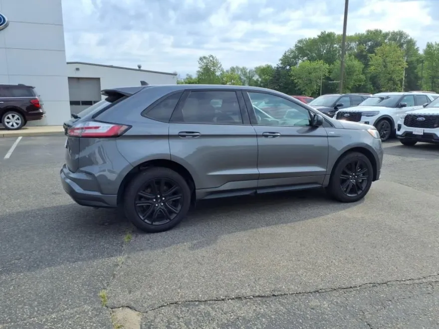 2024 Ford Edge ST-Line photo 1