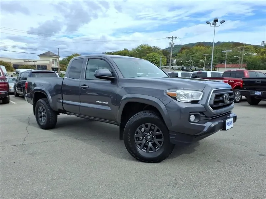 2022 Toyota Tacoma SR5 photo 1