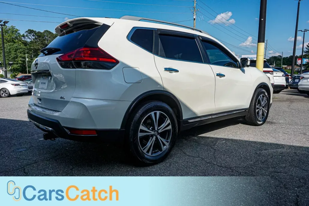 2017 Nissan Rogue SL photo 1