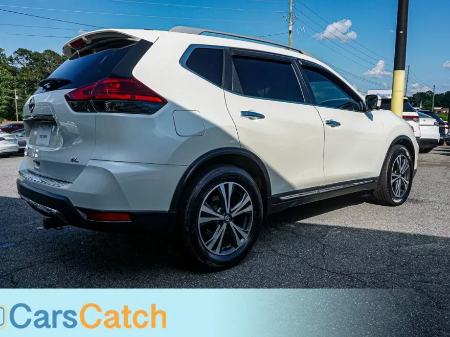 2017 Nissan Rogue SL photo 1