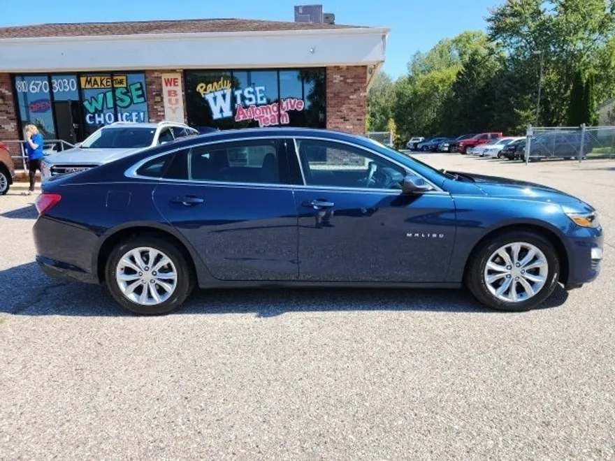 2019 Chevrolet Malibu 1LT photo 1