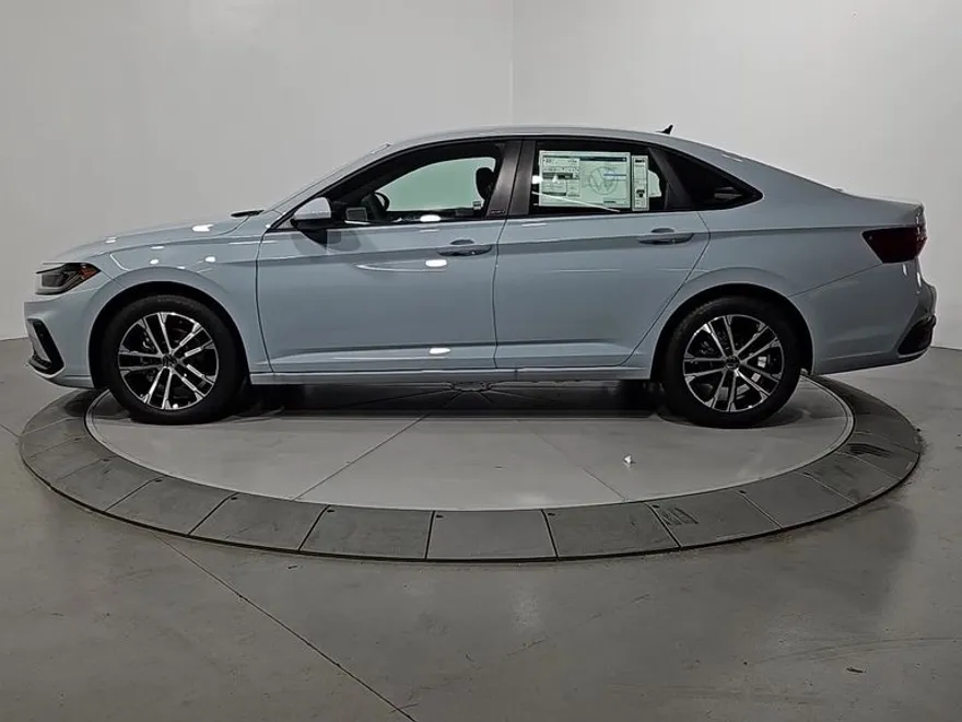 2026 Volkswagen Jetta 1.5T Sport photo 1