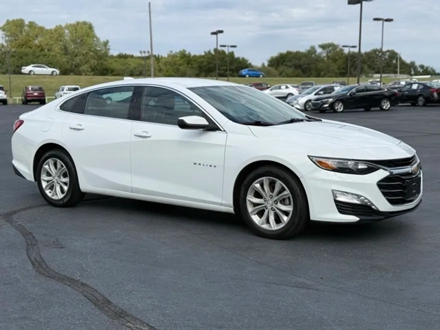 2023 Chevrolet Malibu 1LT photo 1