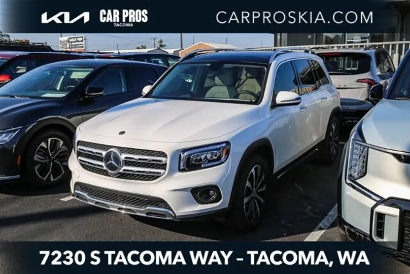 2023 Mercedes Benz GLB 250 4MATIC photo 1