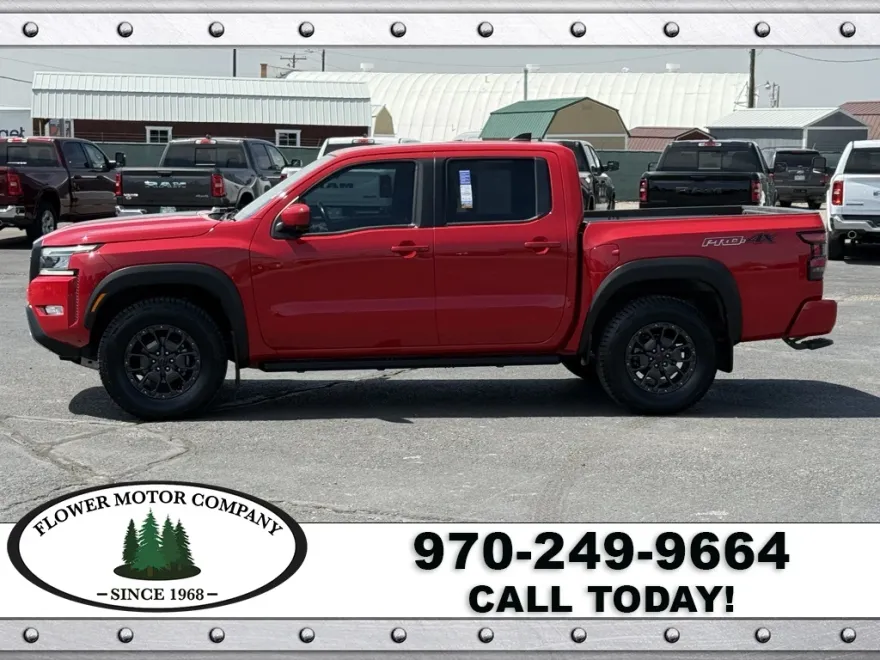 2023 Nissan Frontier PRO-4X photo 1