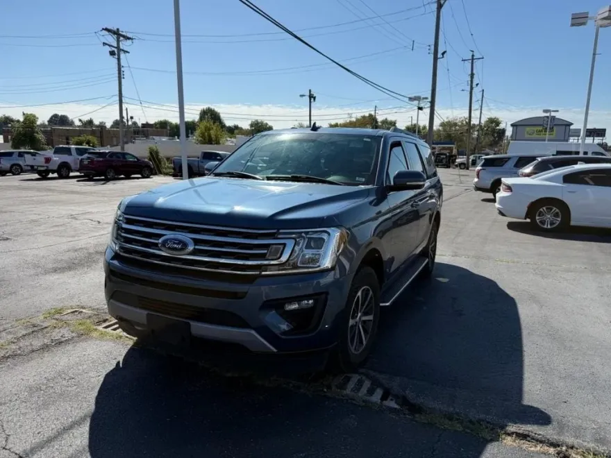 2019 Ford Expedition XLT photo 1