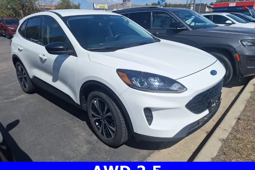 2021 Ford Escape SE Hybrid photo 1