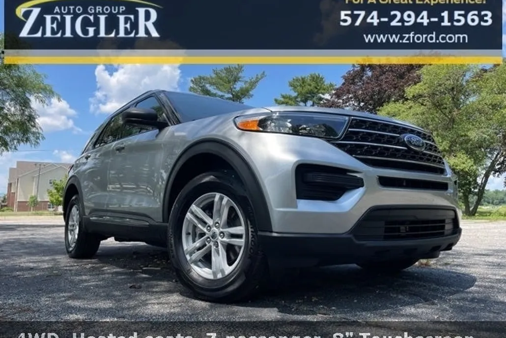 2023 Ford Explorer XLT photo 1