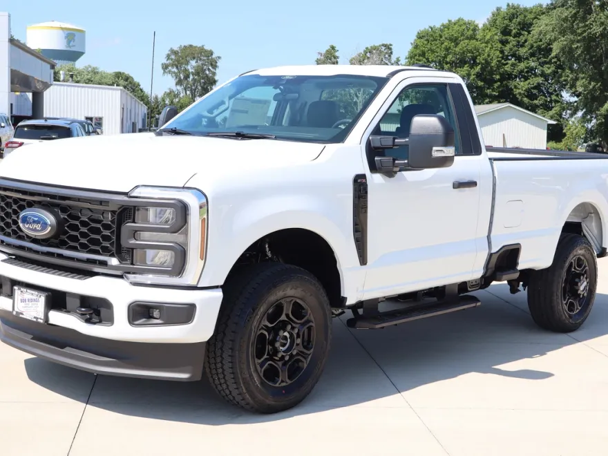 2025 Ford F-350 XL photo 1
